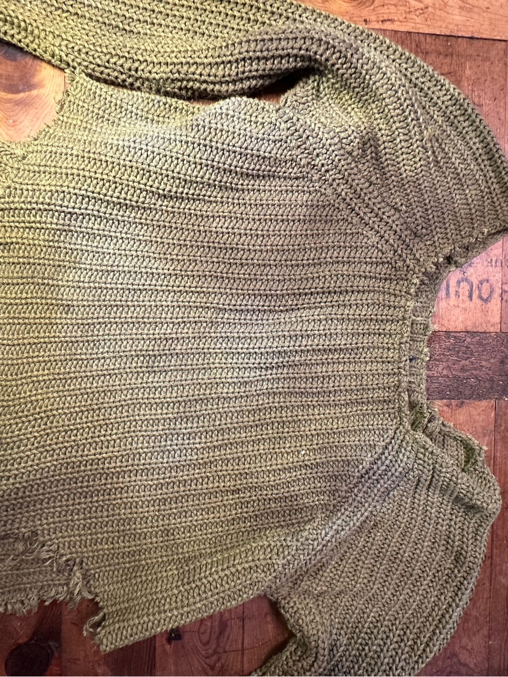 heavily distressed burnished sweater - Picture 6 of 12
